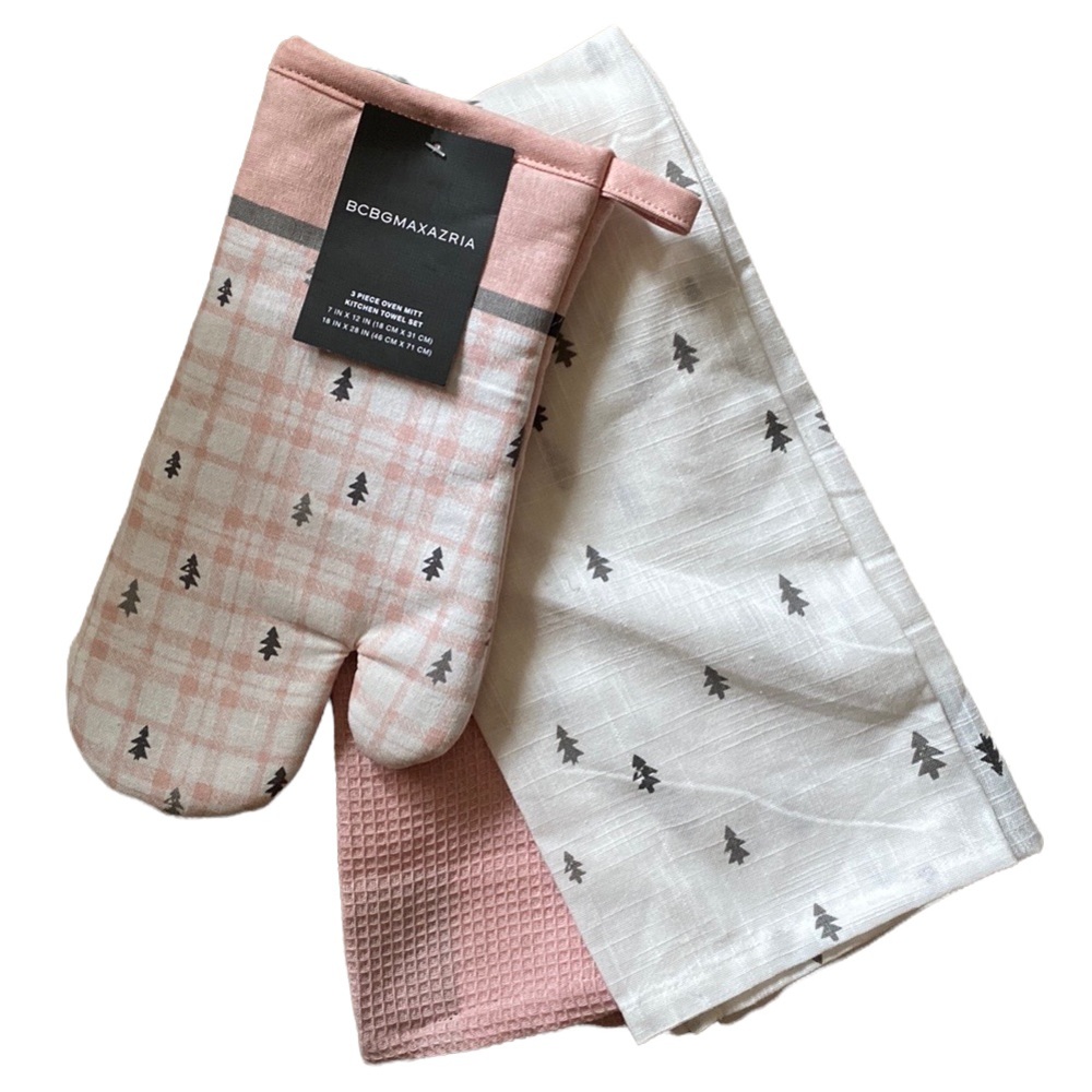 NEW 3 pc Christmas towel/oven mitt set